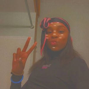 Meet your Posher, Mia-cmone